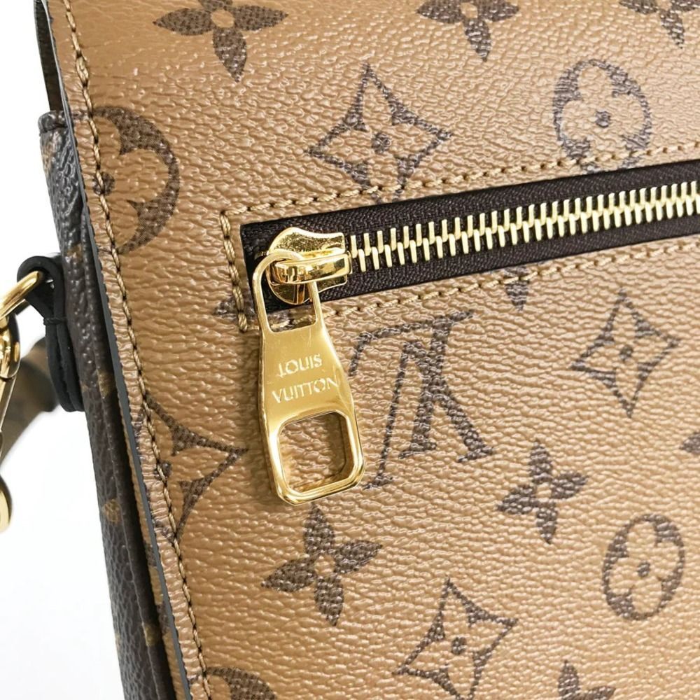 Pochette Métis Reverse Monogram canvas - Picture 6 of 14